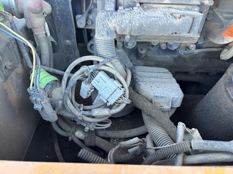 2004-case-721d-image-55