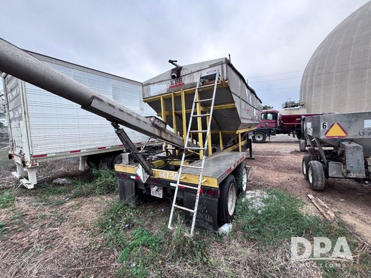 2004-magnolia-trailer-image-8