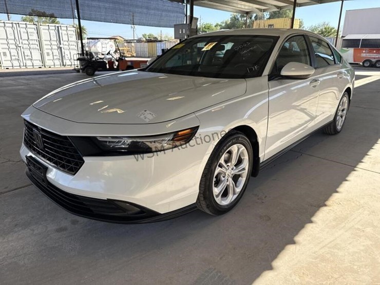 2023-honda-accord-lx-sdn-image-4