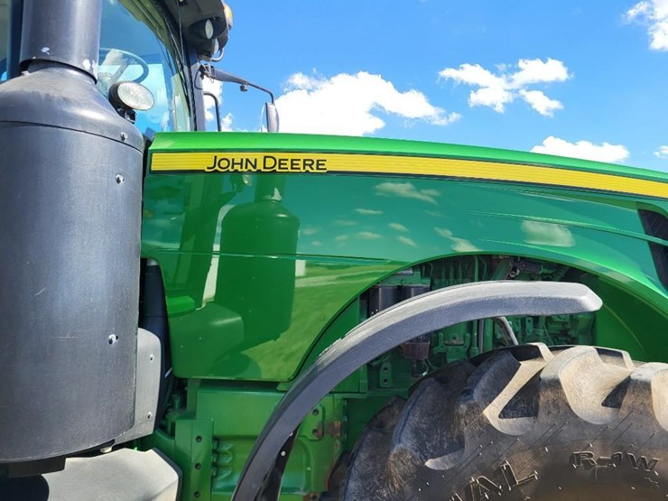 2011-john-deere-8235r-image-45