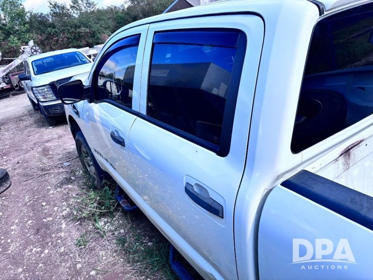 2018-nissan-titan-image-37