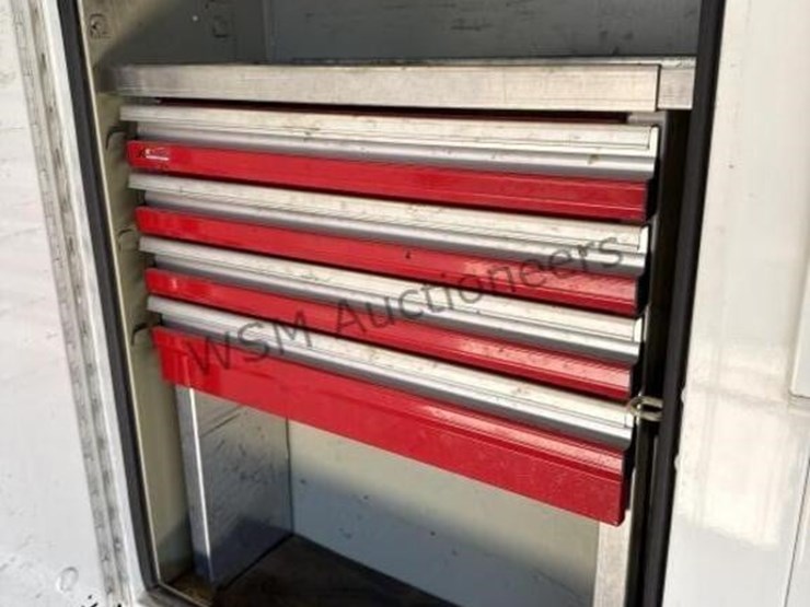 2021-chevrolet-silverado-2500hd-image-11