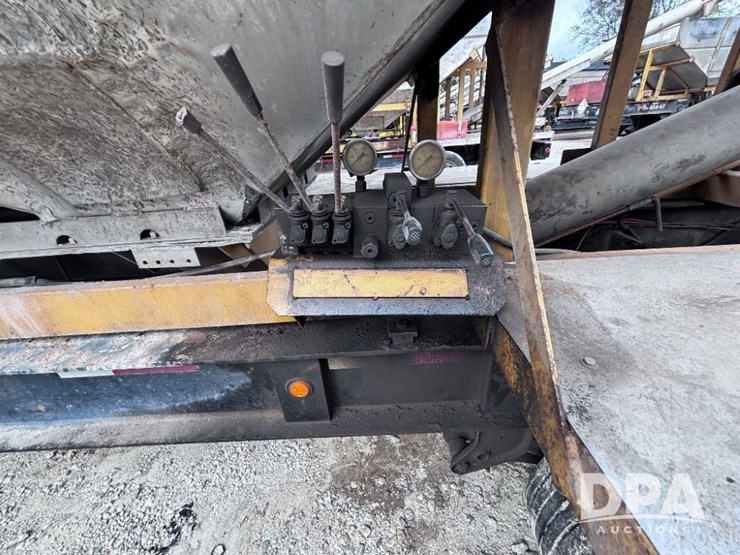 2004-magnolia-trailer-image-22