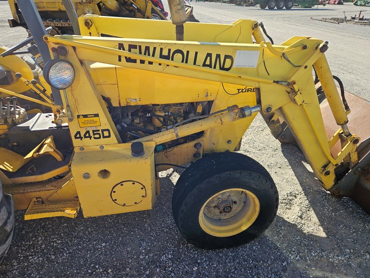 new-holland-445d-image-18