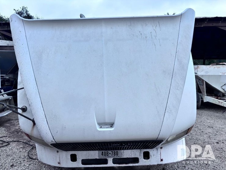 2003-volvo-10-image-57