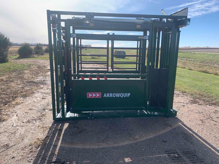 arrow-quip-54-series-squeeze-chute-image-4