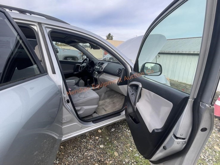 2006-toyota-rav4-image-35