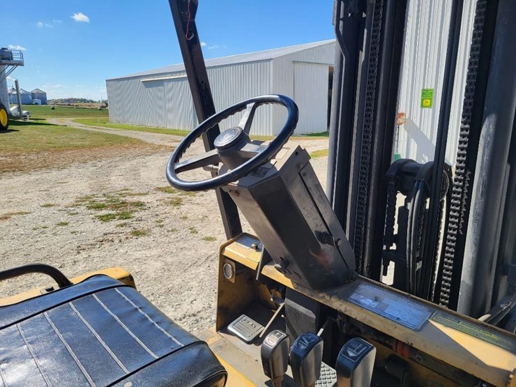 clark-t500-forklift-image-27