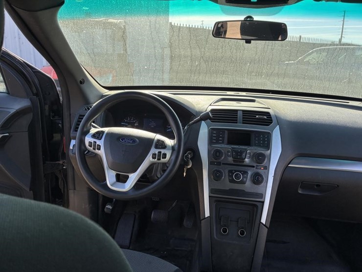 2013-ford-explorer-image-9