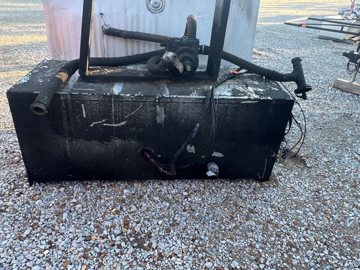 #4632-•-oil-pump-w/-hose-reel,-meter-and-hose-image-6