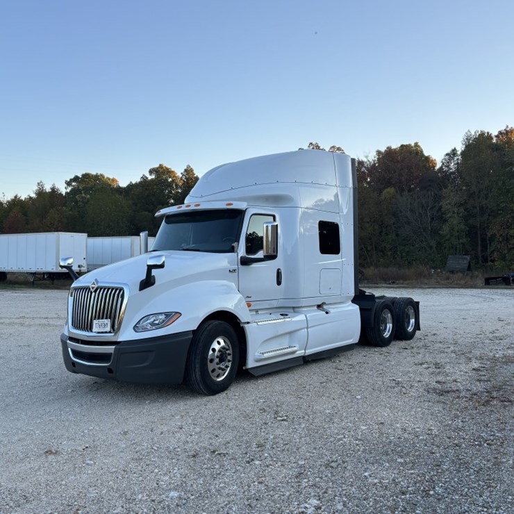 2020 INTERNATIONAL LT