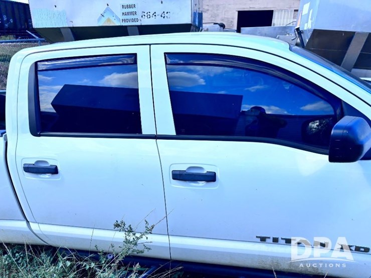 2018-nissan-titan-image-27