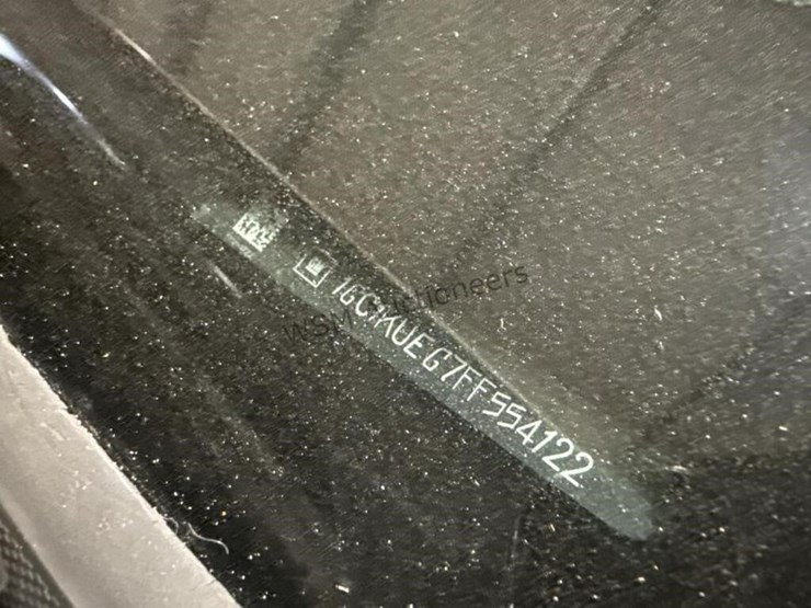 2015-chevrolet-silverado-2500hd-image-16