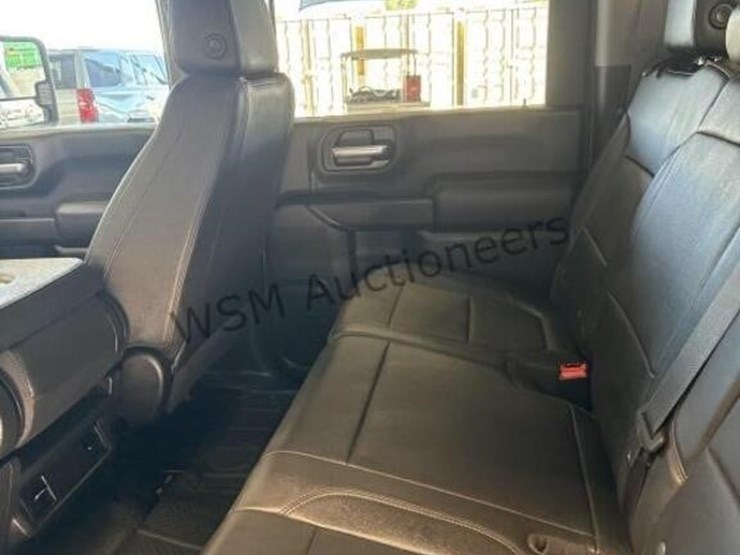 2021-chevrolet-silverado-2500hd-image-24