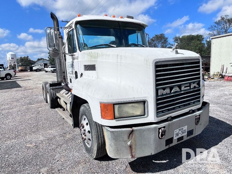 1993-mack-ch613-image-4