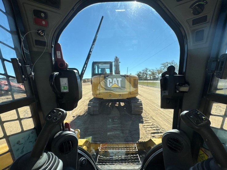 caterpillar-272d2-xhp-image-21