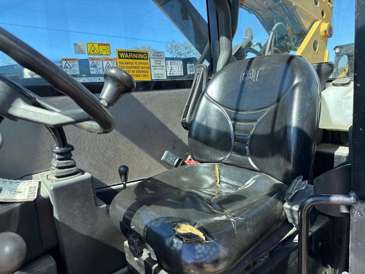 2013-caterpillar-tl642c-image-18