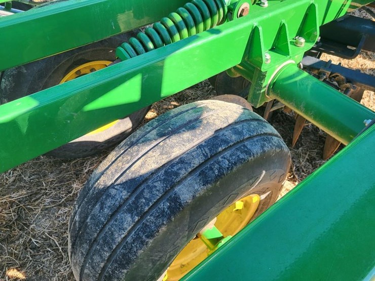 2012-john-deere-2620-image-57