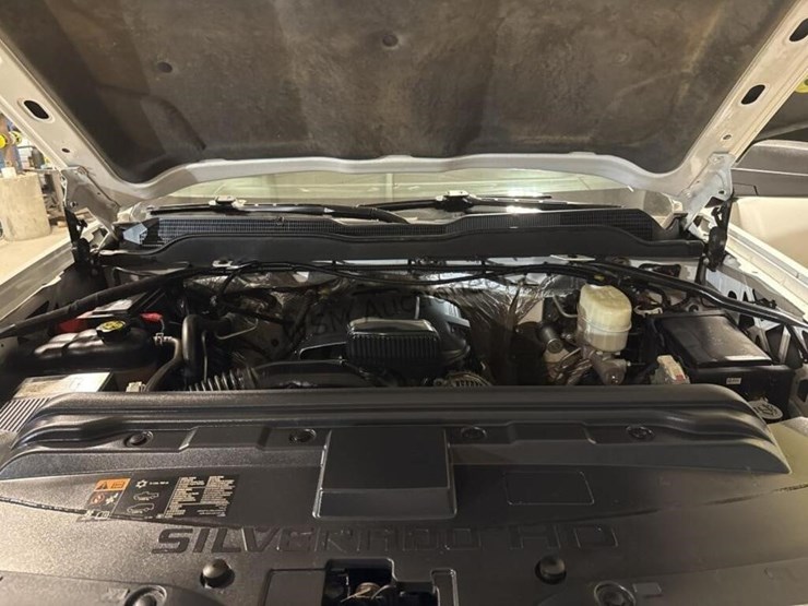 2015-chevrolet-silverado-2500hd-image-12