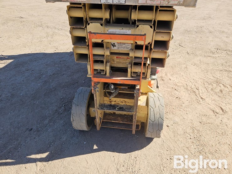 2004-jlg-2630es-image-11