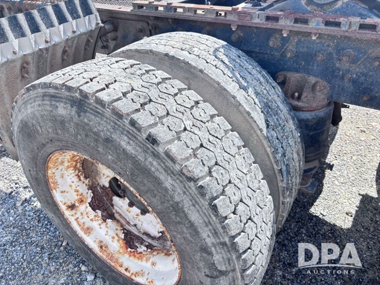 1993-mack-ch613-image-34