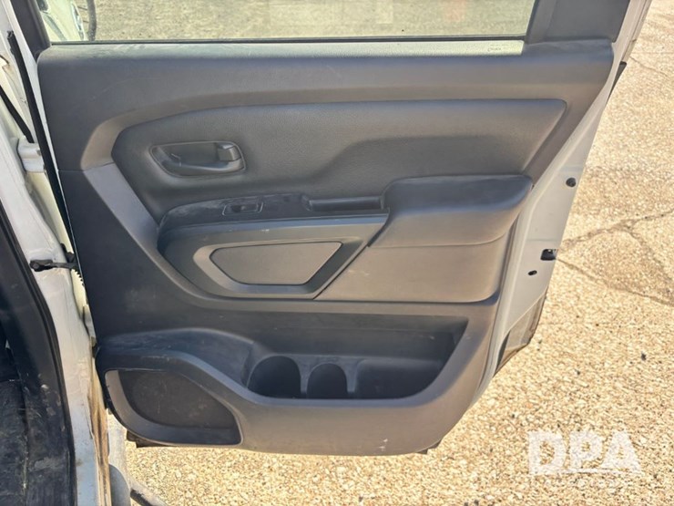 2018-nissan-titan-image-63