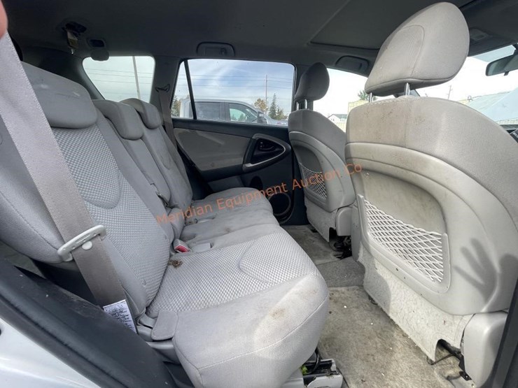 2006-toyota-rav4-image-34