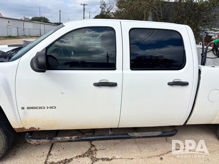 2009-chevrolet-silverado-2500hd-image-23