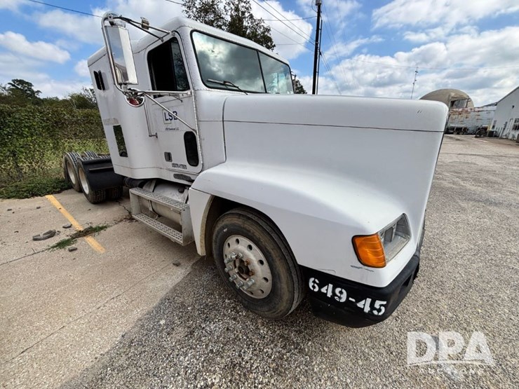 1994-freightliner-fld120-image-5
