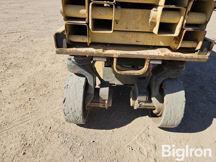 2004-jlg-2630es-image-19