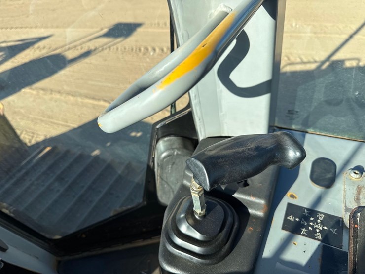 caterpillar-d4g-lgp-image-20