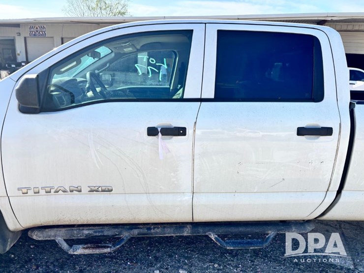 2018-nissan-titan-image-24