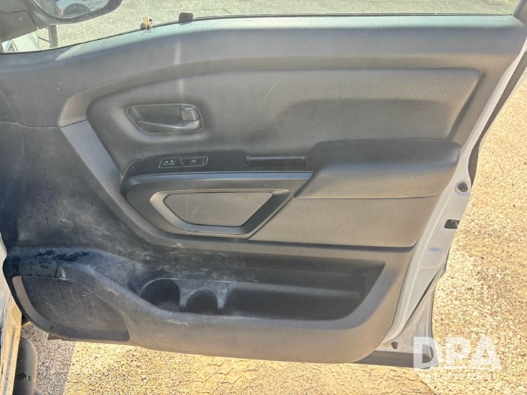 2018-nissan-titan-image-63