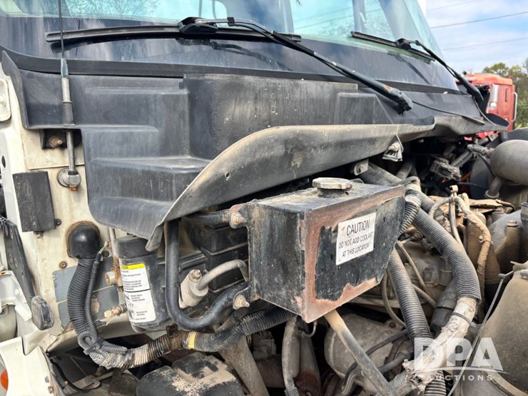 2010-international-prostar-image-67