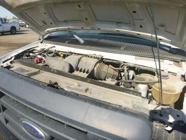 2013-ford-e150-image-12