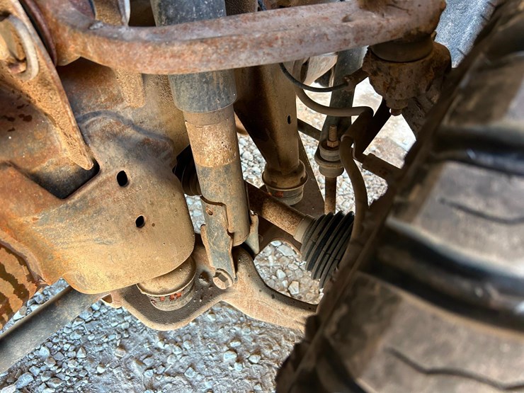 2015-chevrolet-silverado-image-49