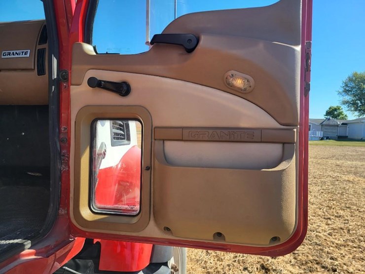 2004-mack-granite-cv713-image-66