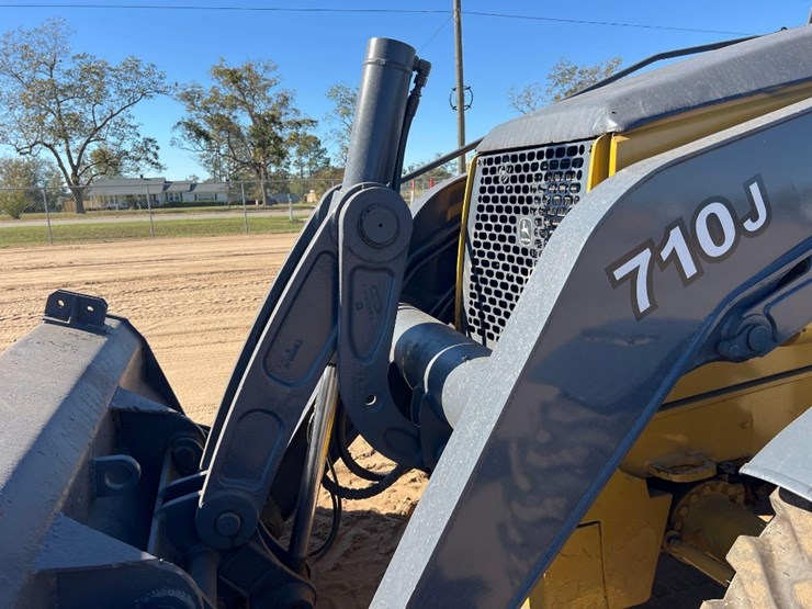 deere-710j-image-16