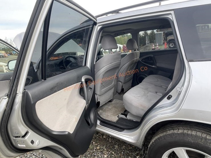 2006-toyota-rav4-image-18