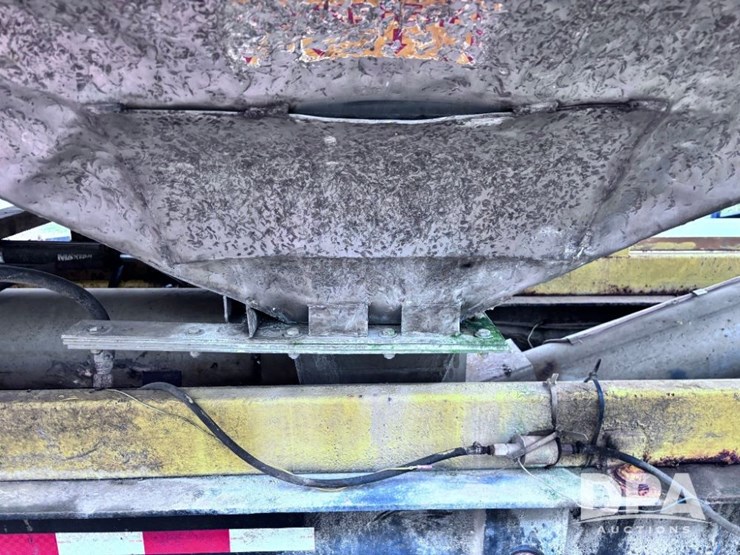 2004-magnolia-trailer-image-25