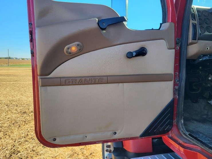 2004-mack-granite-cv713-image-49