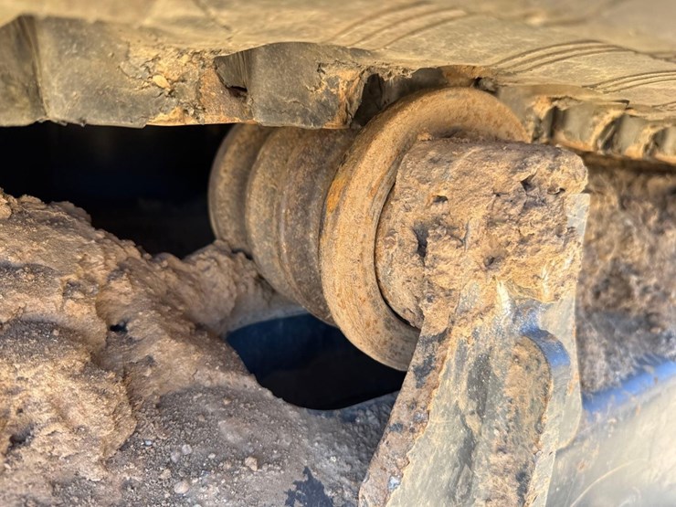 2022-case-cx57c-image-11