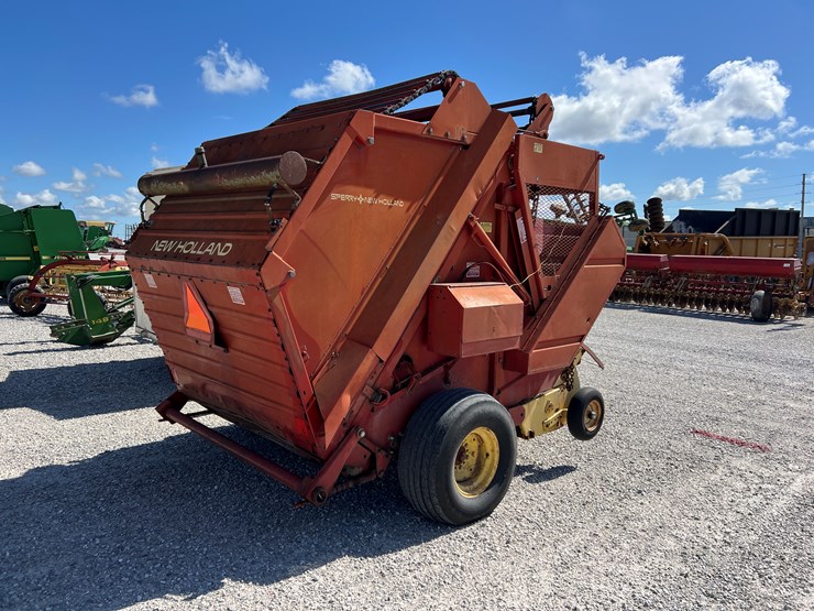 new-holland-851-image-4