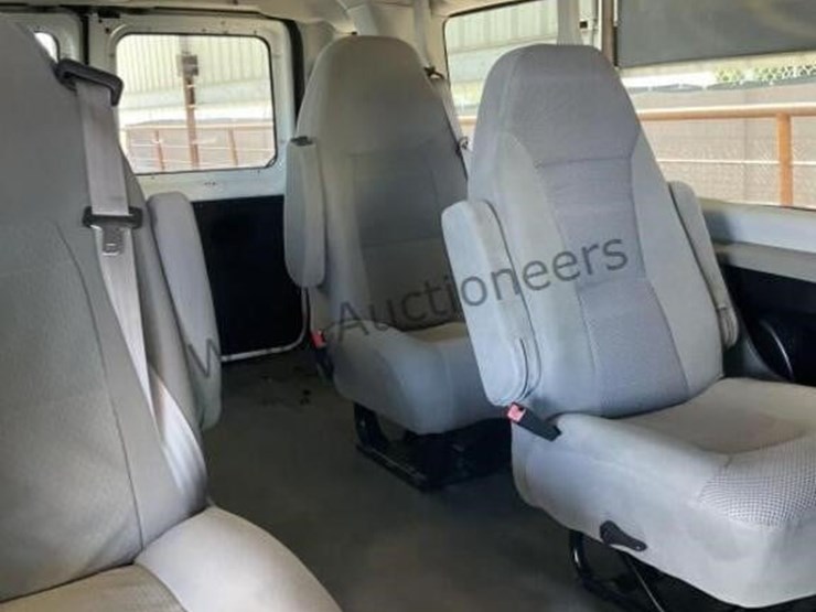 2009-ford-e350-image-10