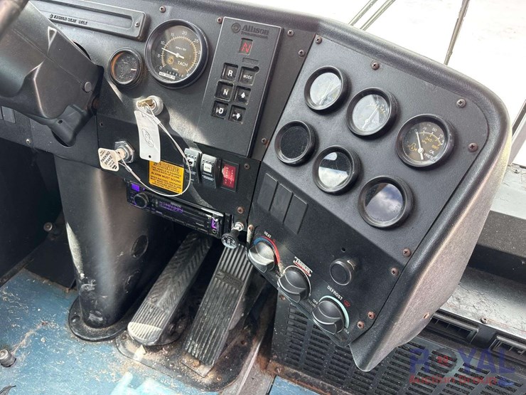 2000-thomas-saf-t-liner-mvp-image-16