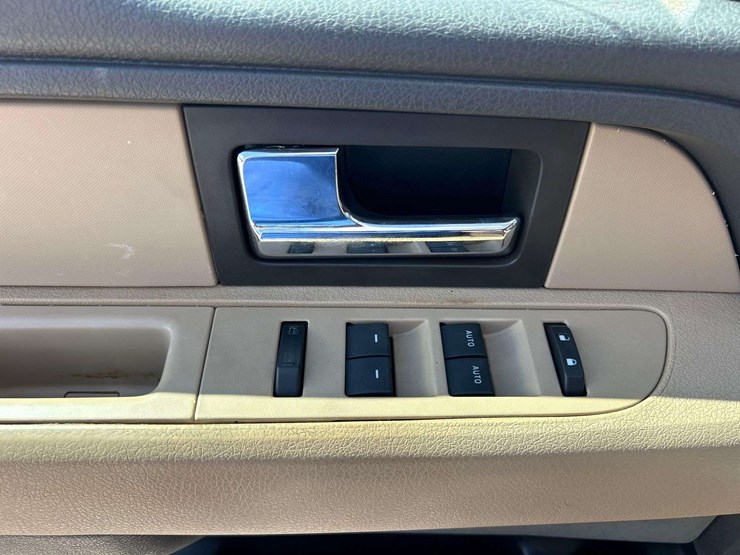 2012-ford-f150-image-13