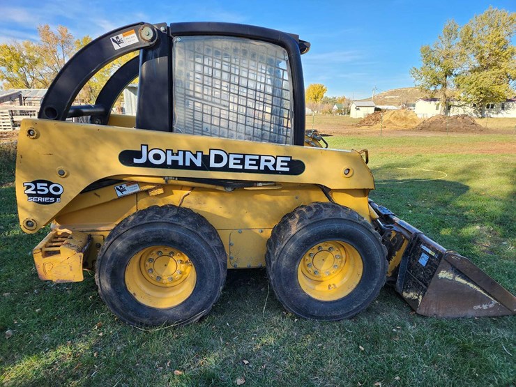2005-john-deere-250-image-2
