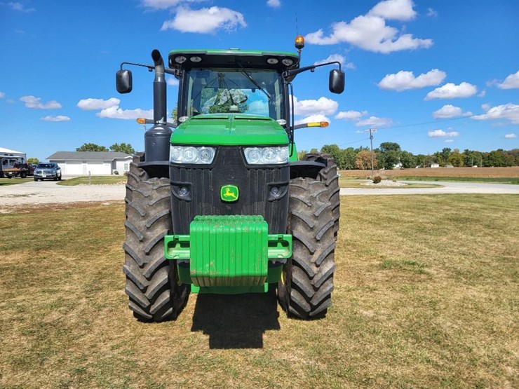 2011-john-deere-8235r-image-8