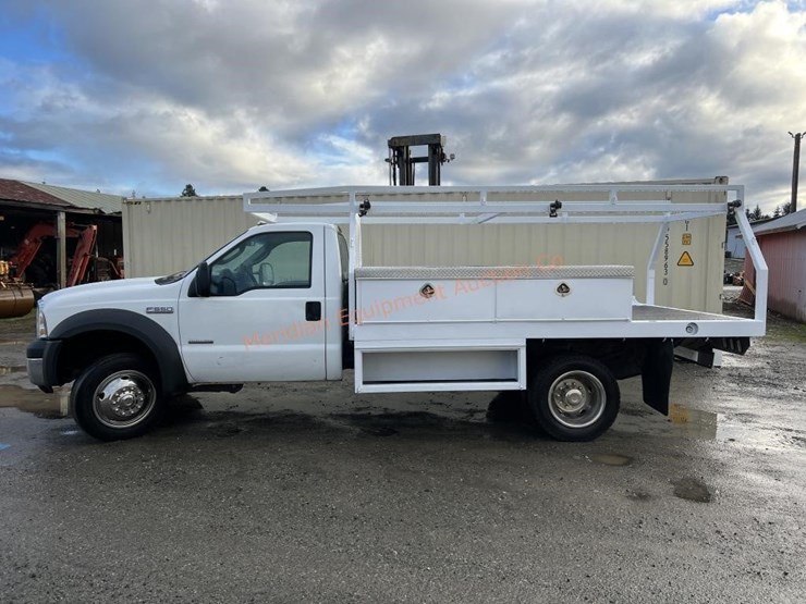 2005-ford-f550-image-1