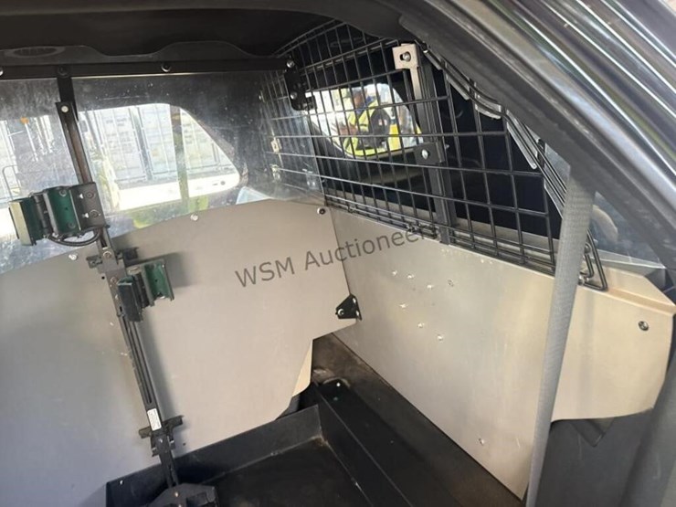 2016-ford-explorer-image-26